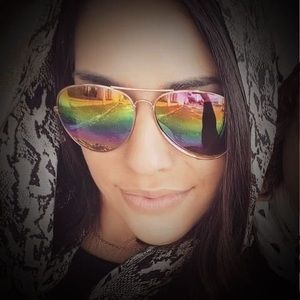 Meet your Posher, Selena